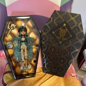 haunt couture Cleo de Nile